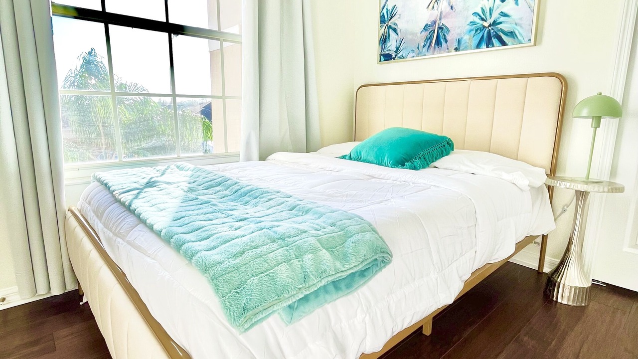 Photo of Bedroom in Crescent Lakes