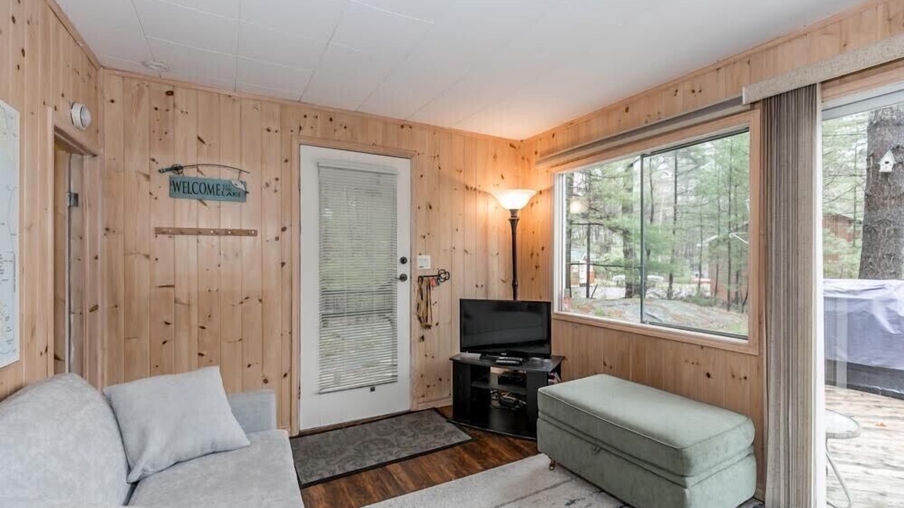 Photo of Livingroom in Muskoka Lakes