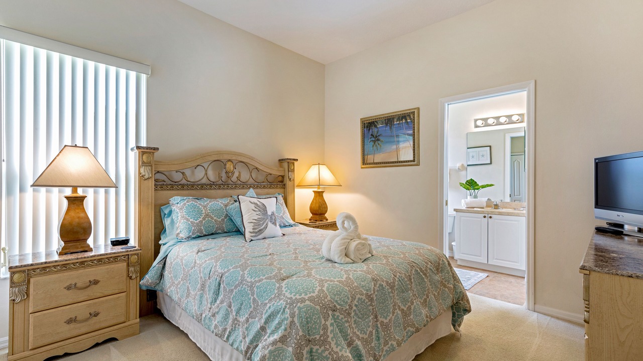 Photo of Bedroom in Tuscan Hills