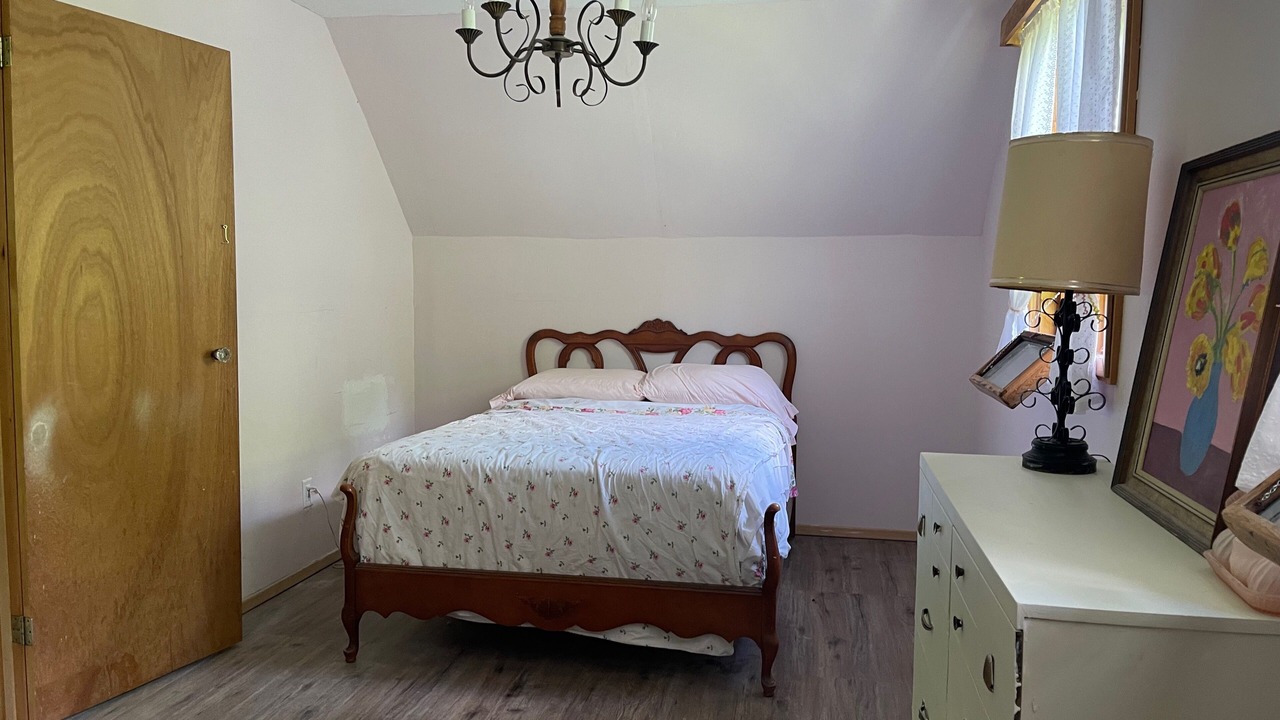 Photo of Bedroom in Lindsay