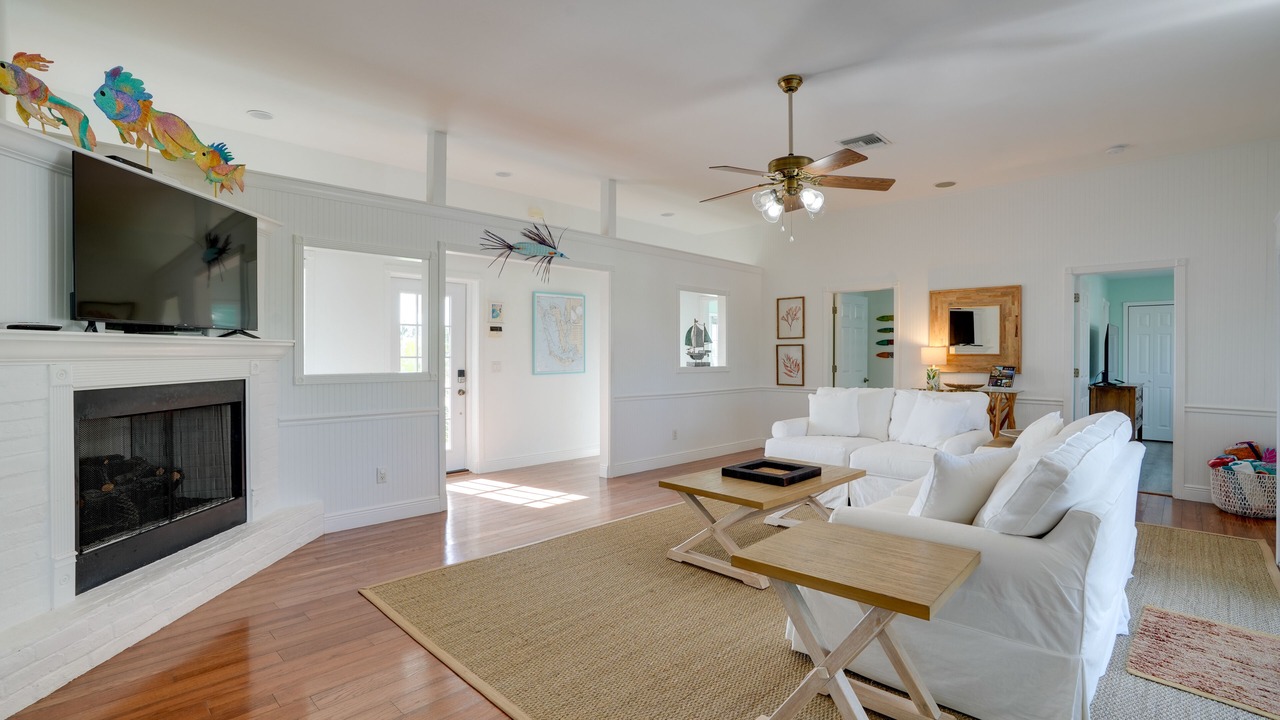Photo of Bedroom in Bokeelia
