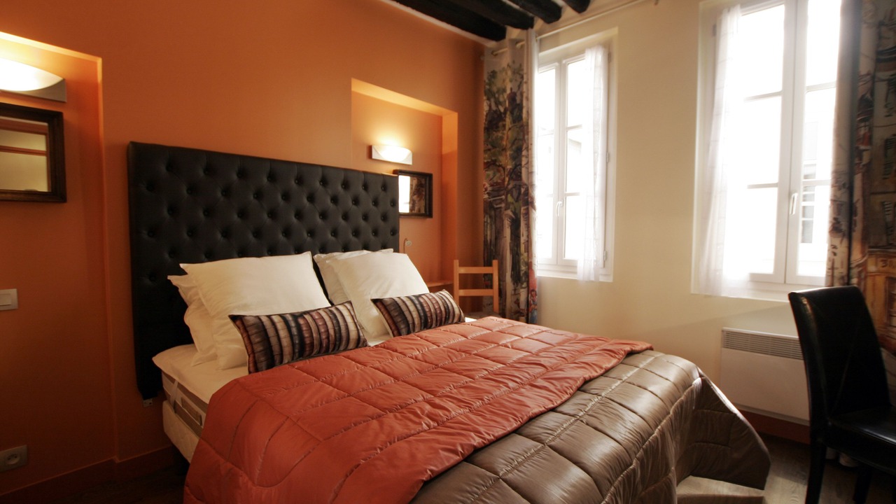 Photo of Bedroom in Sorbonne