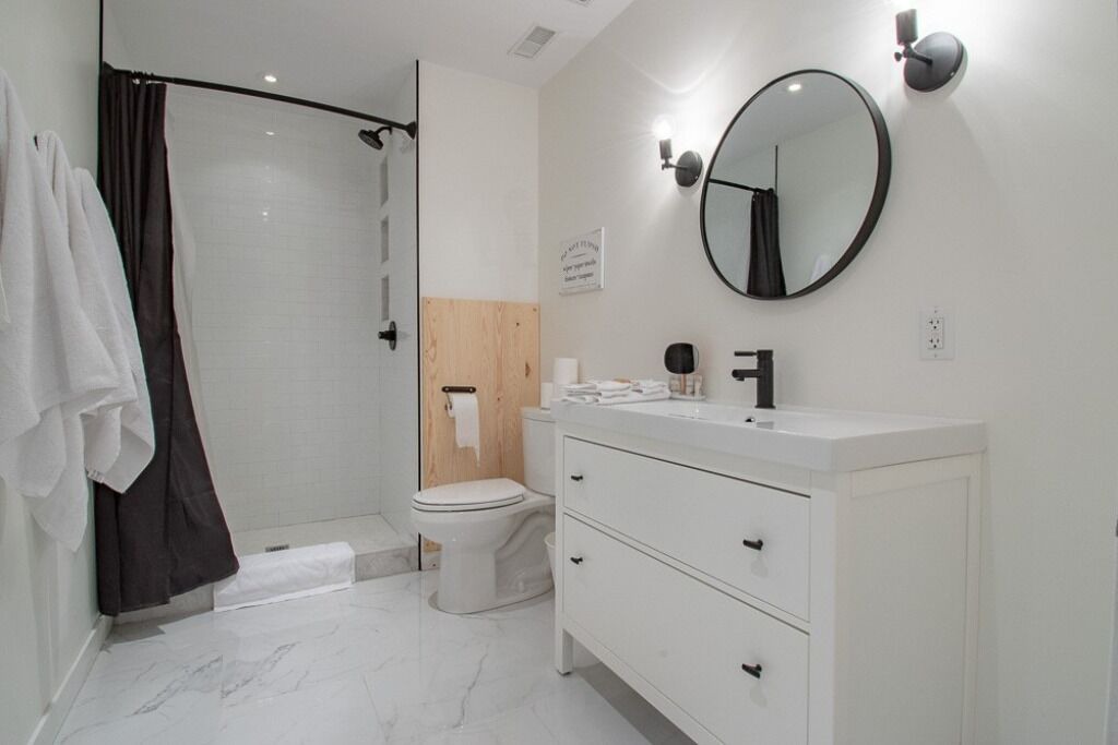 Photo of Bathroom in Joly