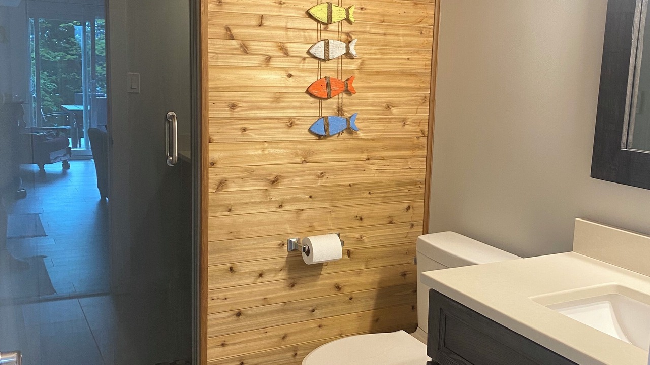 Photo of Bathroom in Unorganized Centre Parry Sound