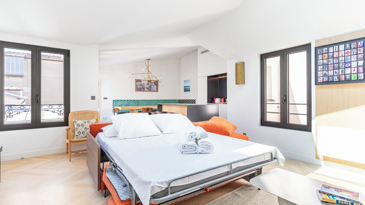 Photo of Bedroom in 10th Arrondissement