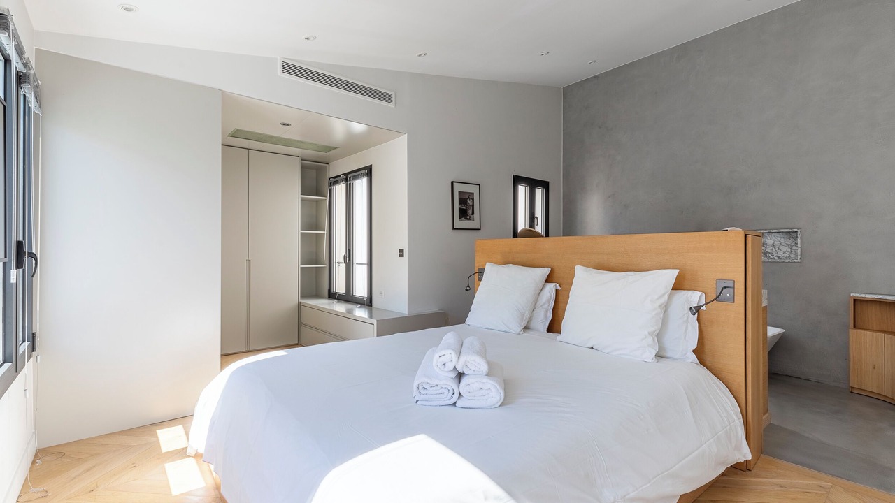 Photo of Bedroom in 10th Arrondissement