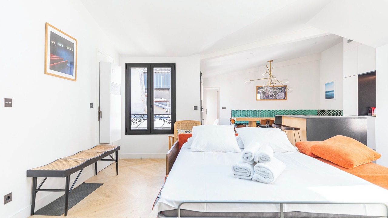 Photo of Bedroom in 10th Arrondissement