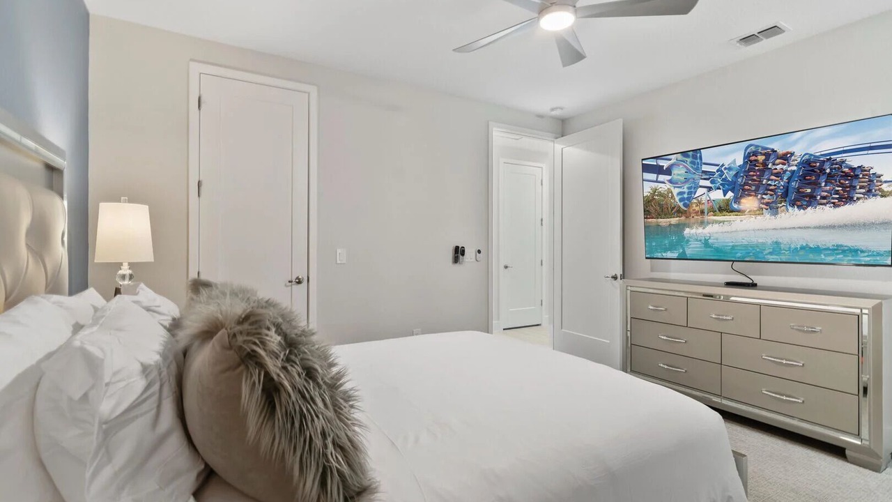 Photo of Bedroom in Bay Lake