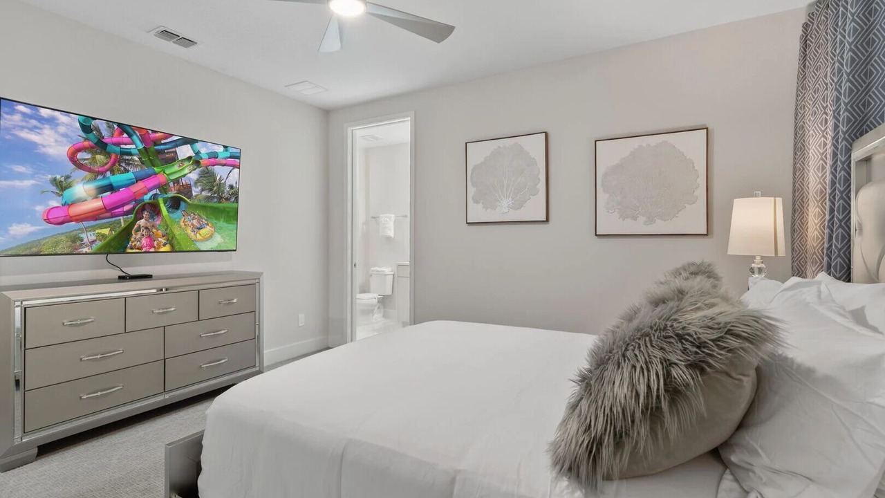 Photo of Bedroom in Bay Lake