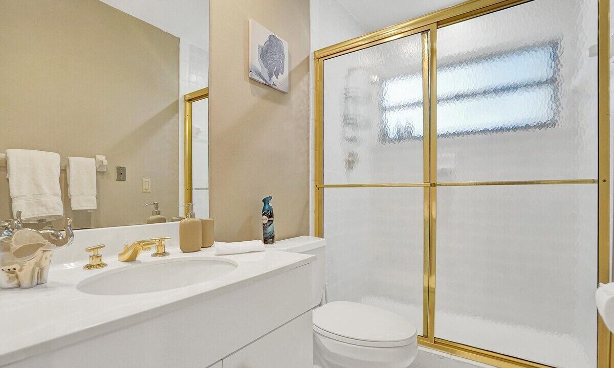 Photo of Bathroom in Survey Creek