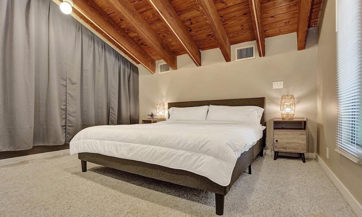 Photo of Bedroom in Survey Creek