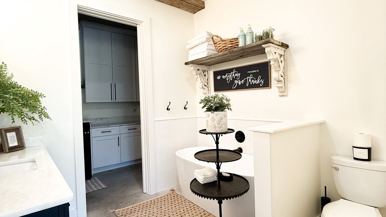 Photo of Bathroom in Sebring