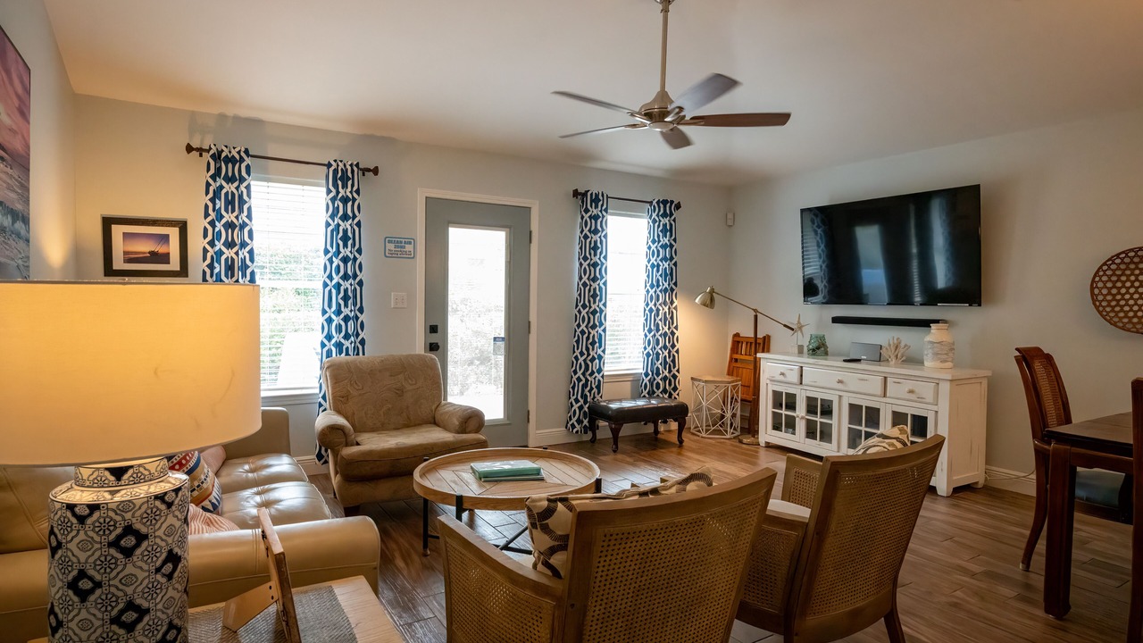 Photo of Livingroom in Avalon Beach Estates