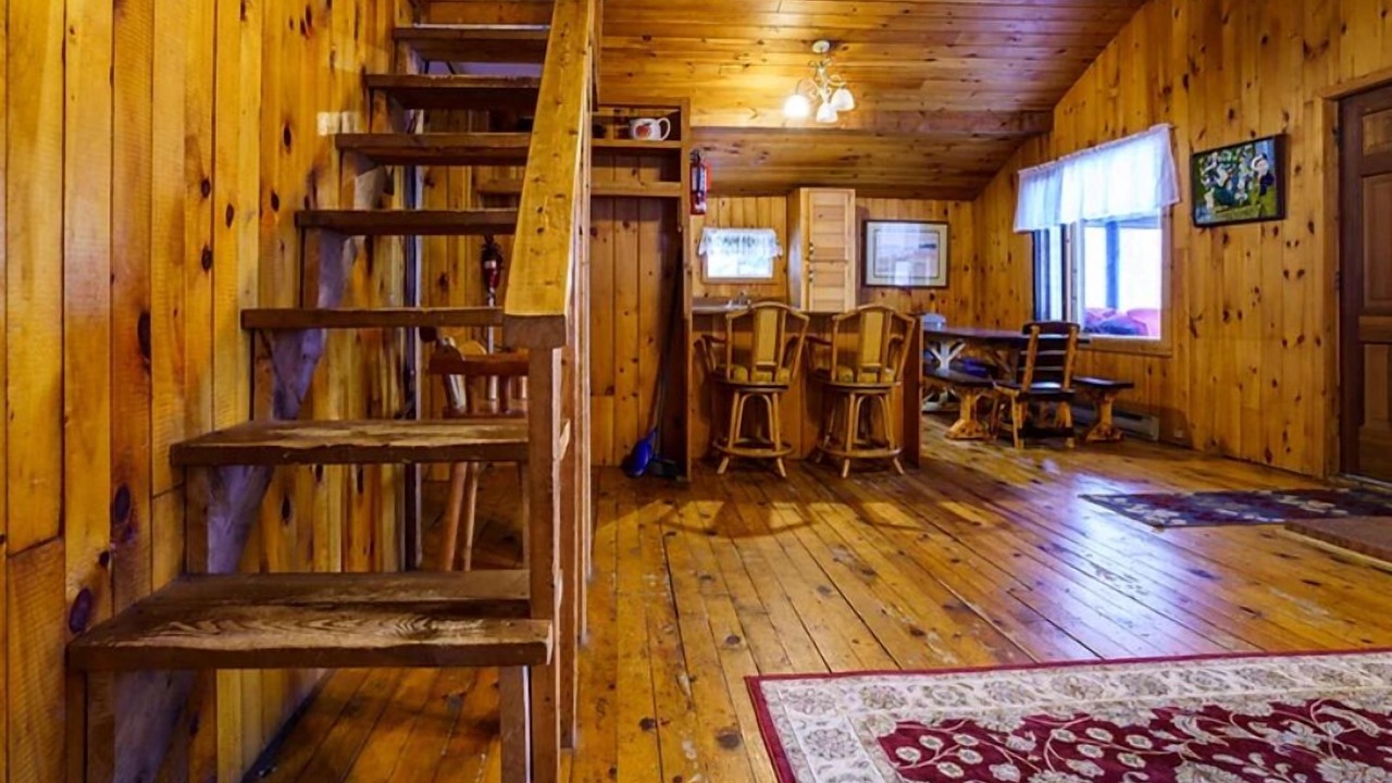 Photo of Livingroom in Papineau-Cameron