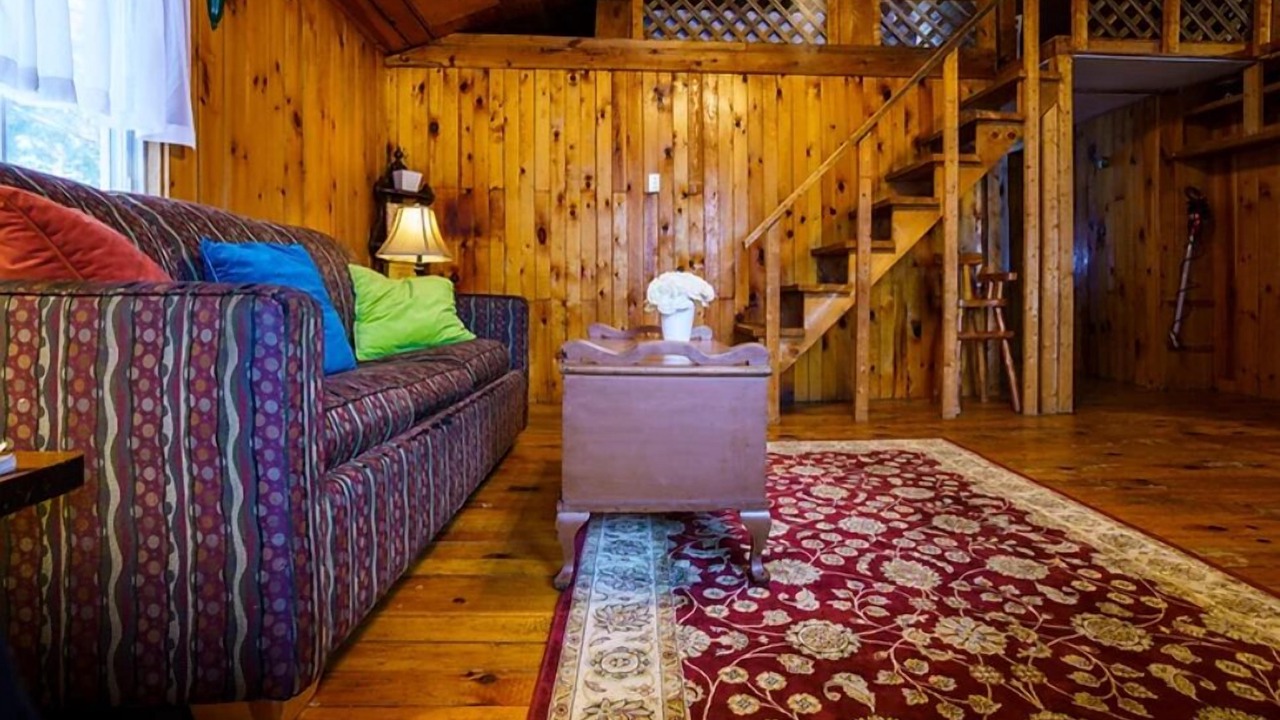 Photo of Livingroom in Papineau-Cameron