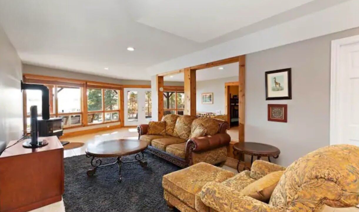 Photo of Livingroom in McKellar