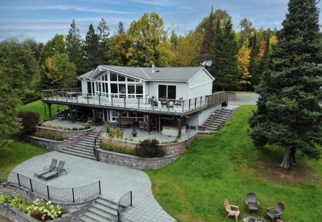 Photo of Outdoor in McKellar