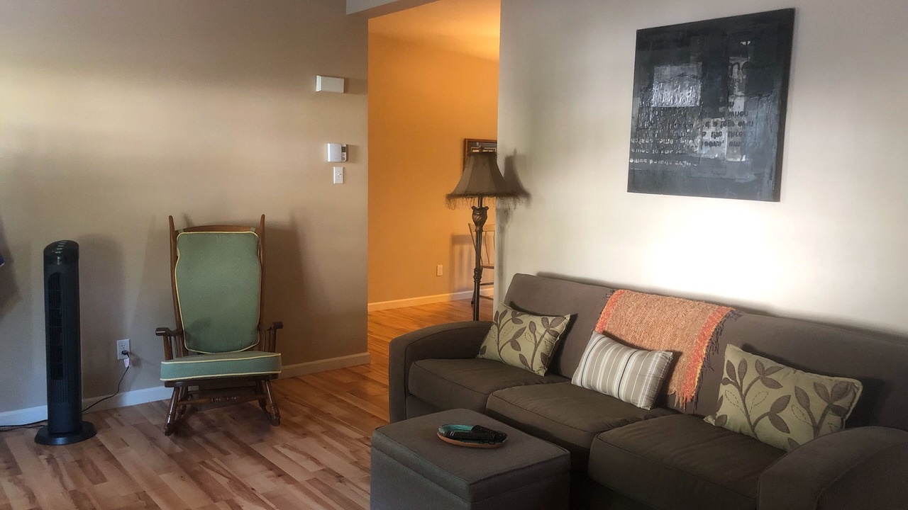 Photo of Livingroom in State College