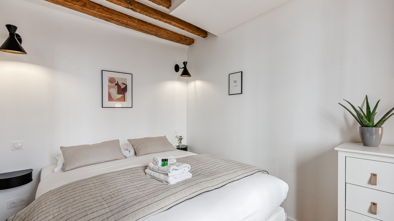 Photo of Bedroom in Val-de-Grace