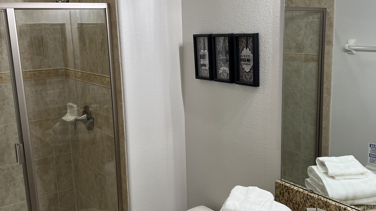 Photo of Bathroom in Lindfields