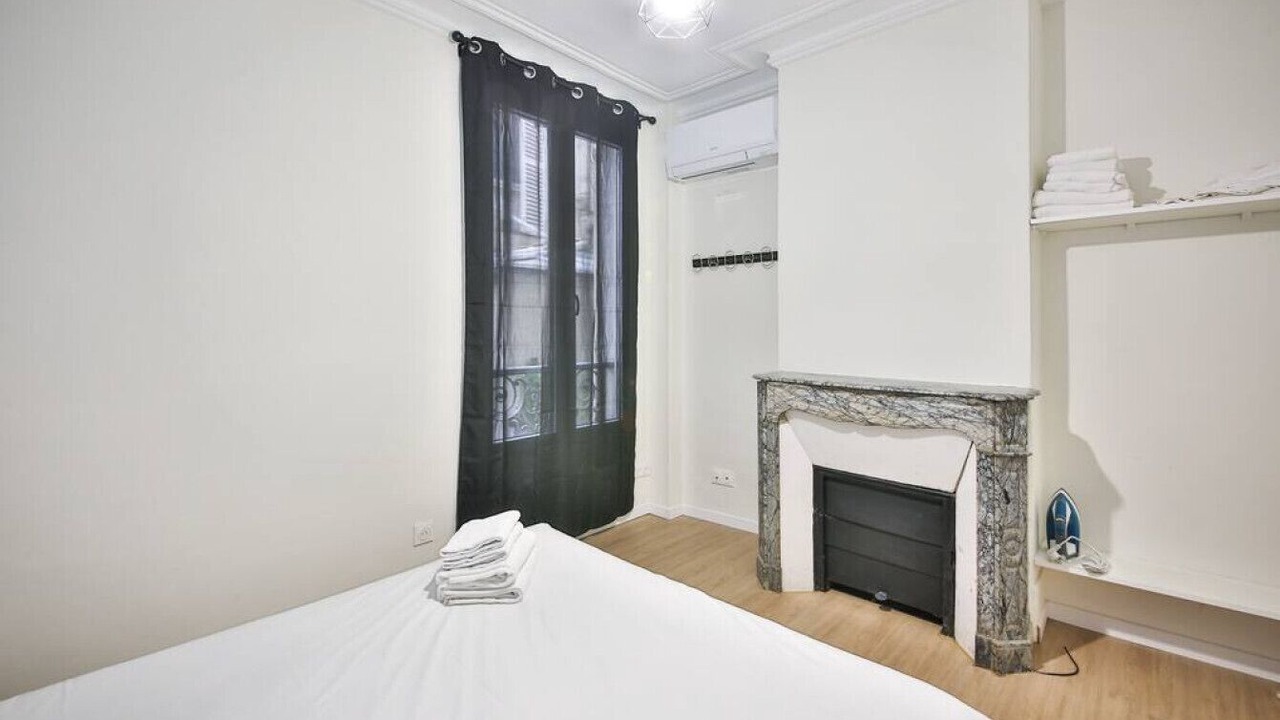 Photo of Bedroom in 8th Arrondissement