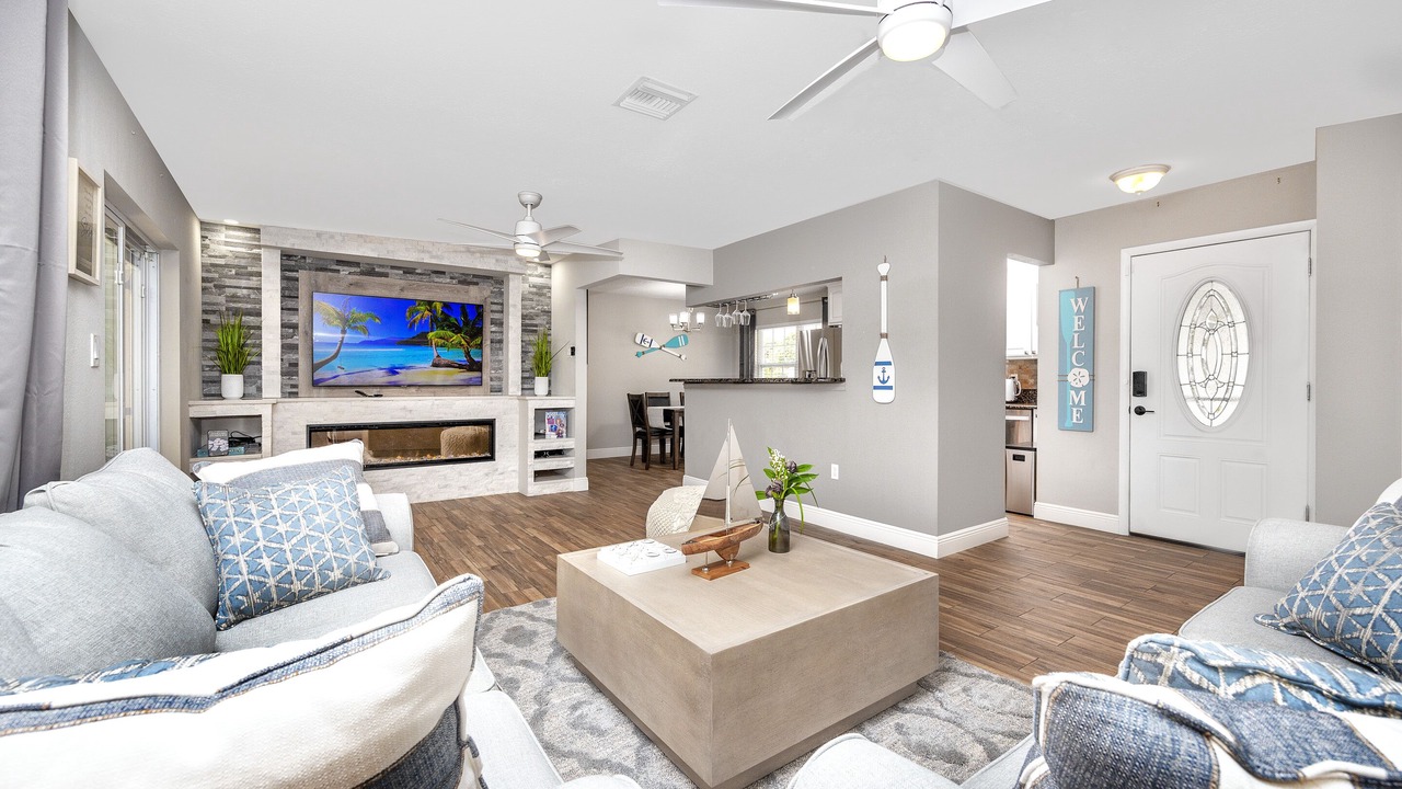Photo of Livingroom in Sarasota Springs