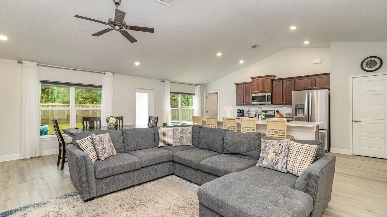 Photo of Livingroom in Port Malabar