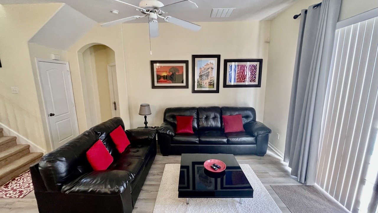 Photo of Livingroom in Tuscan Hills