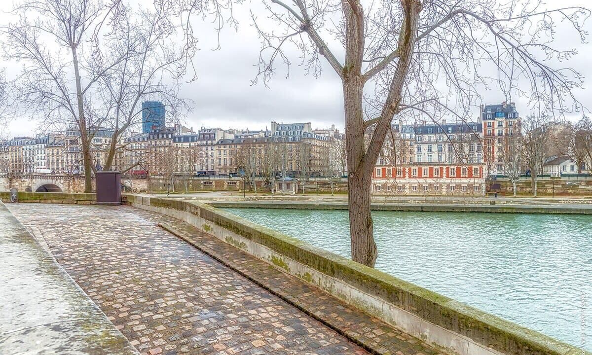 Photo of Others in Notre Dame