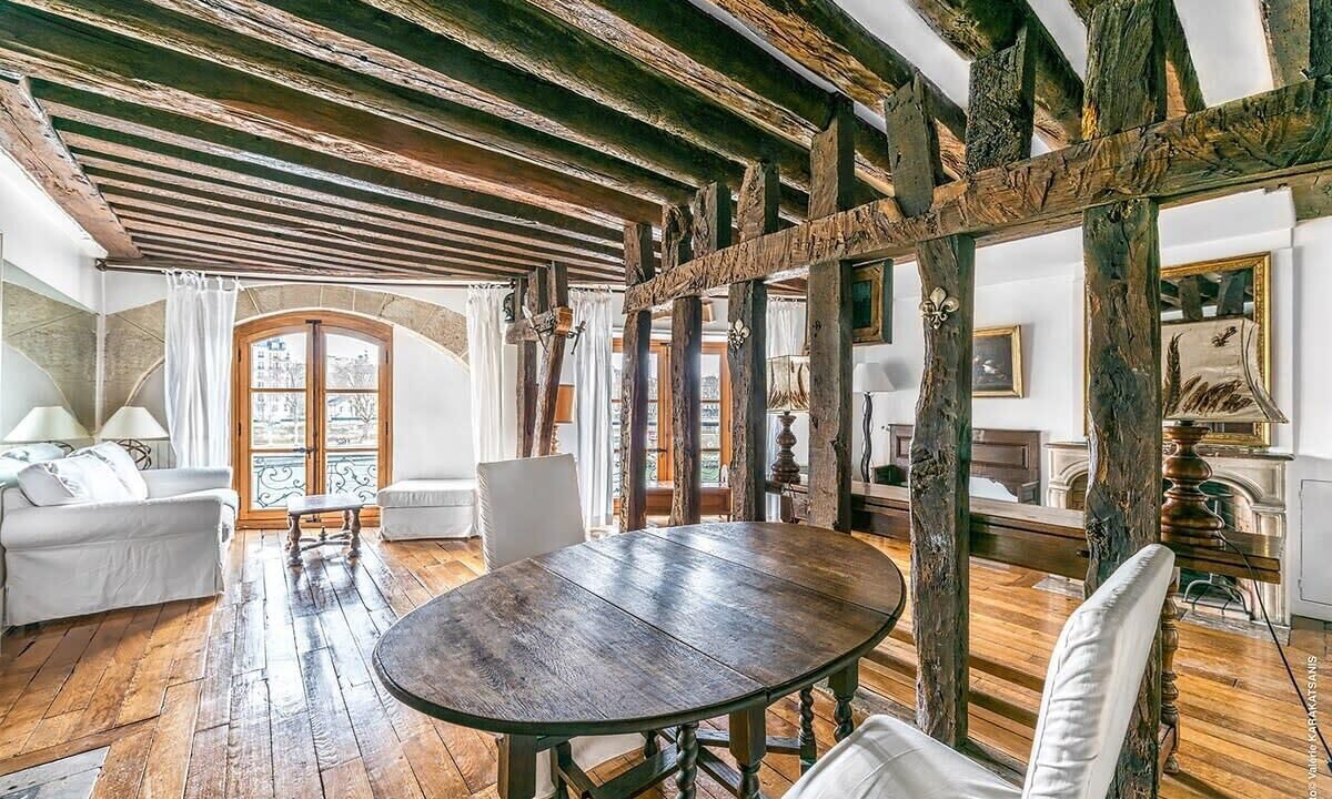 Photo of Livingroom in Notre Dame