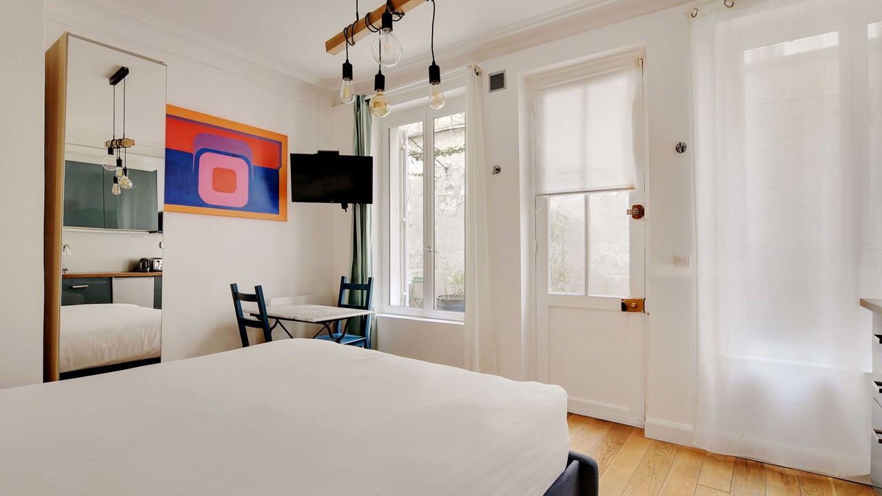 Photo of Bedroom in Notre-Dame-des-Champs