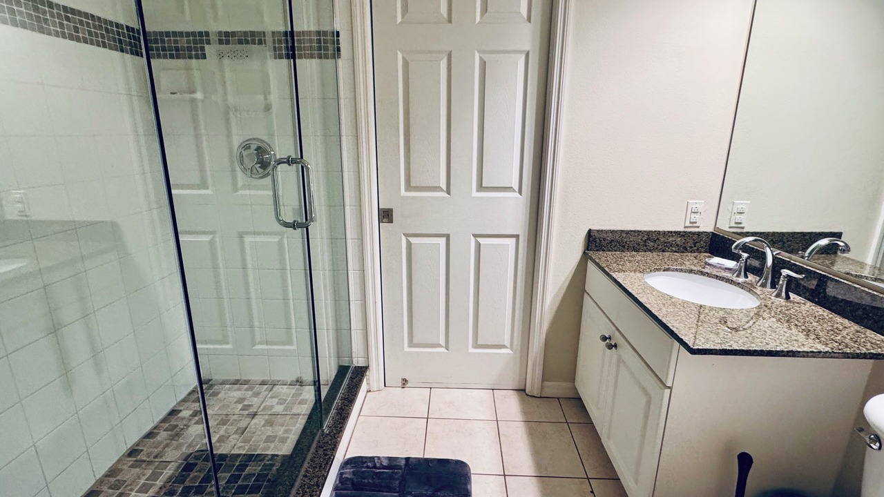 Photo of Bathroom in Sunset Lakes
