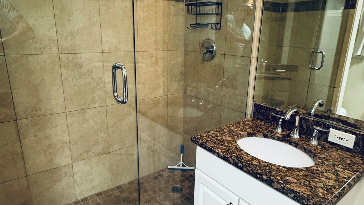 Photo of Bathroom in Sunset Lakes