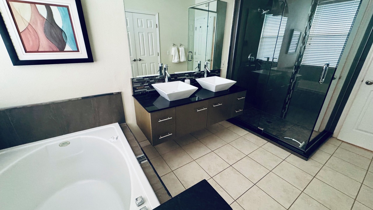 Photo of Bathroom in Sunset Lakes