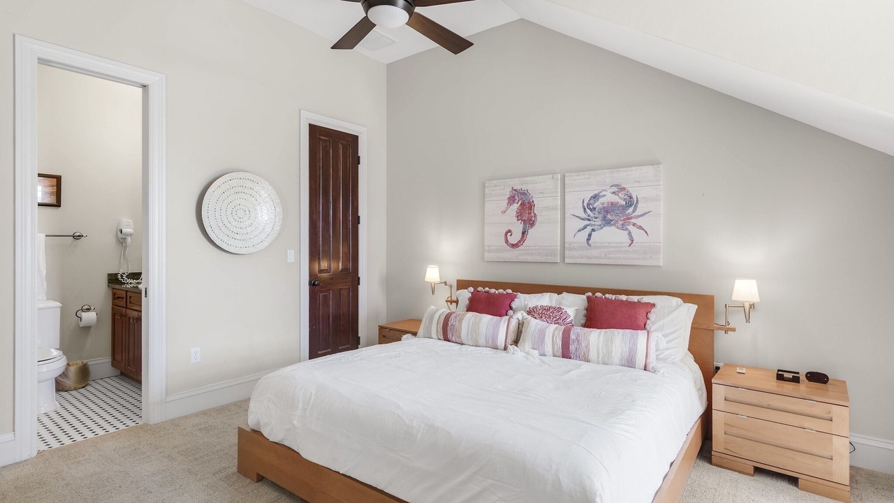 Photo of Bedroom in Baytowne Wharf