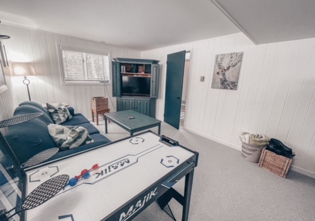Photo of Livingroom in Lake of Bays