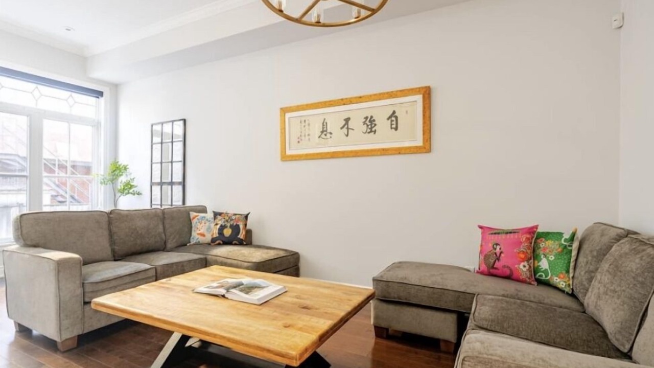 Photo of Livingroom in Cabbagetown