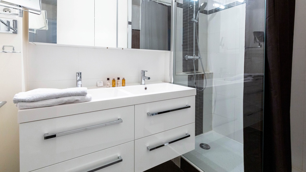 Photo of Bathroom in Notre-Dame-des-Champs