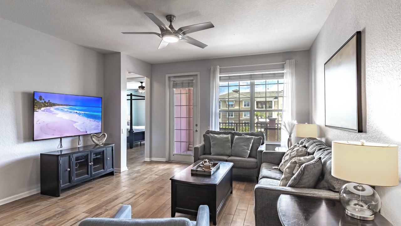 Photo of Livingroom in Florida Center