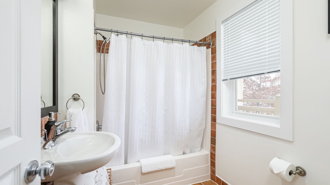 Photo of Bathroom in The Blue Mountains