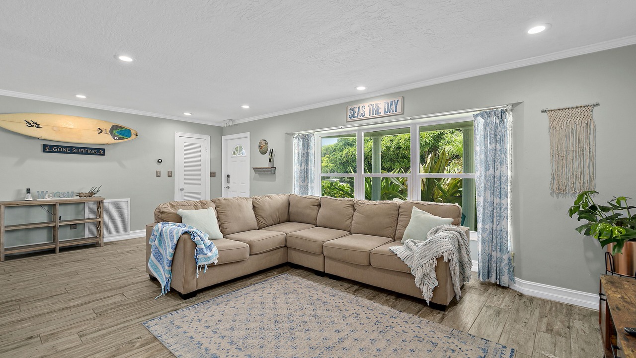 Photo of Livingroom in Indian Harbour Beach