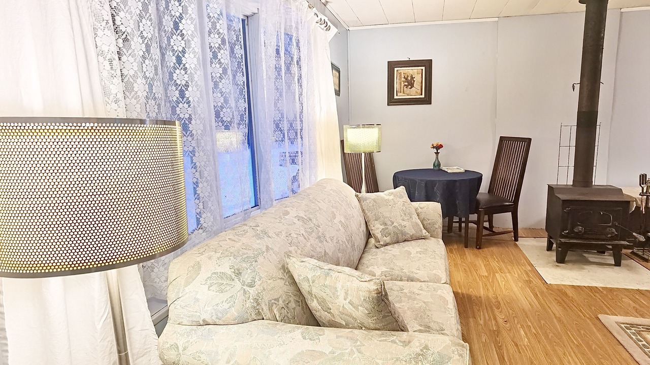 Photo of Livingroom in Dysart et al