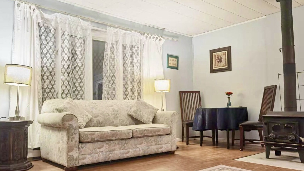 Photo of Livingroom in Dysart et al