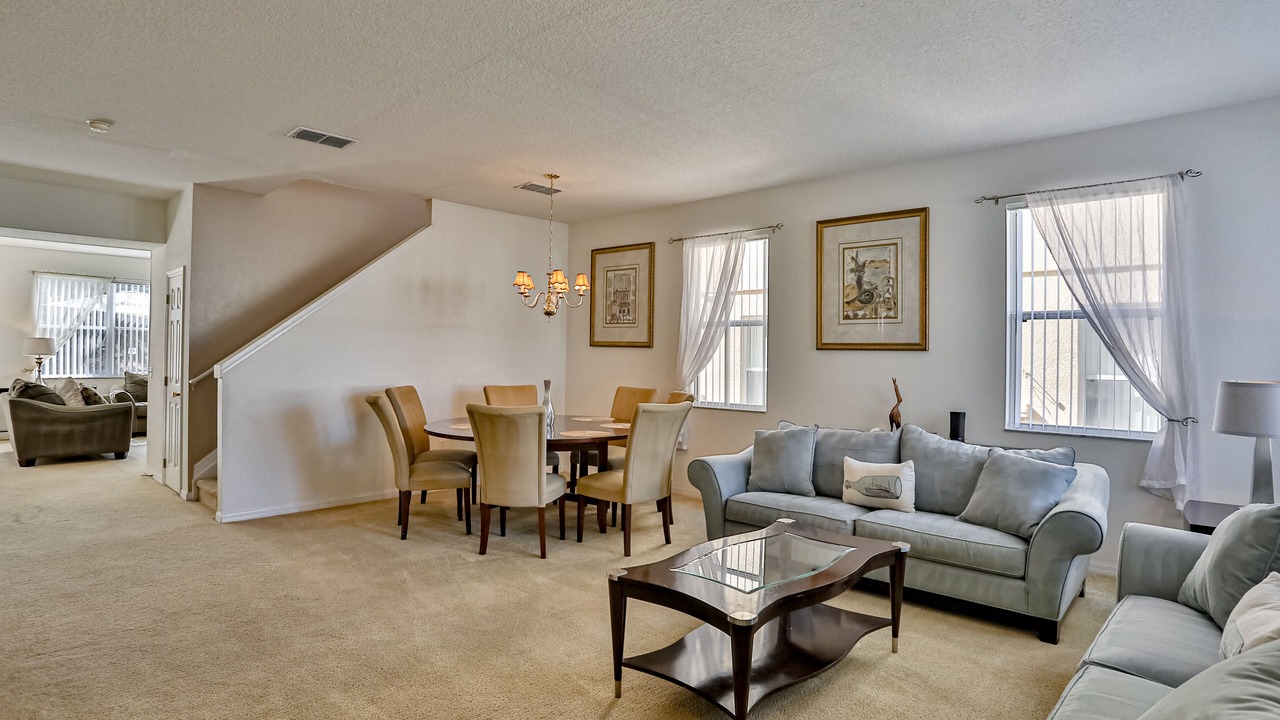 Photo of Livingroom in Windwood Bay