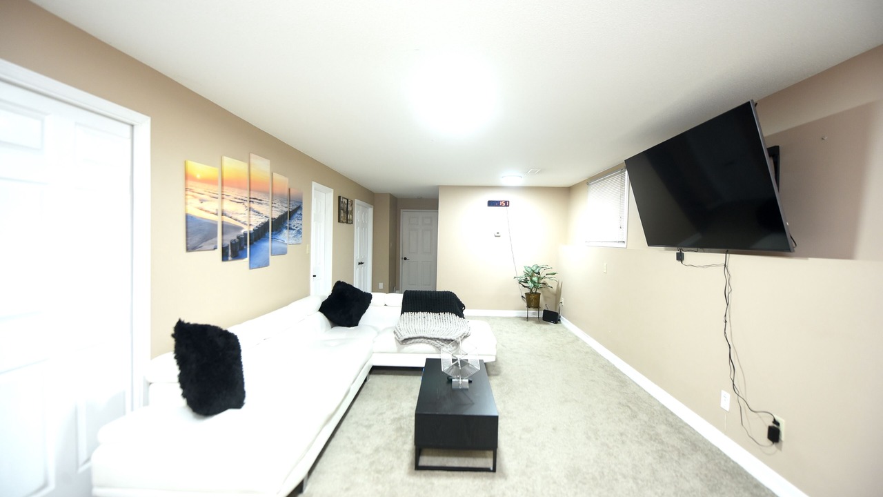 Photo of Livingroom in Amherstview