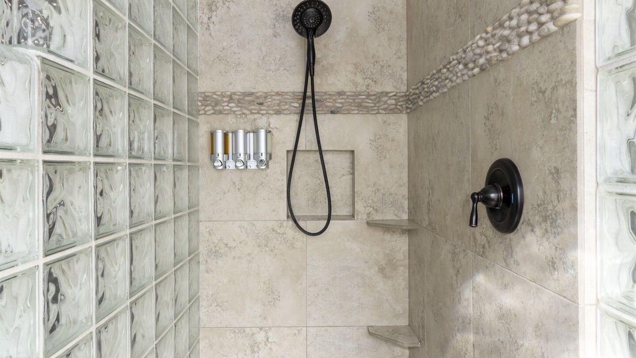 Photo of Bathroom in Greenfield Lakes