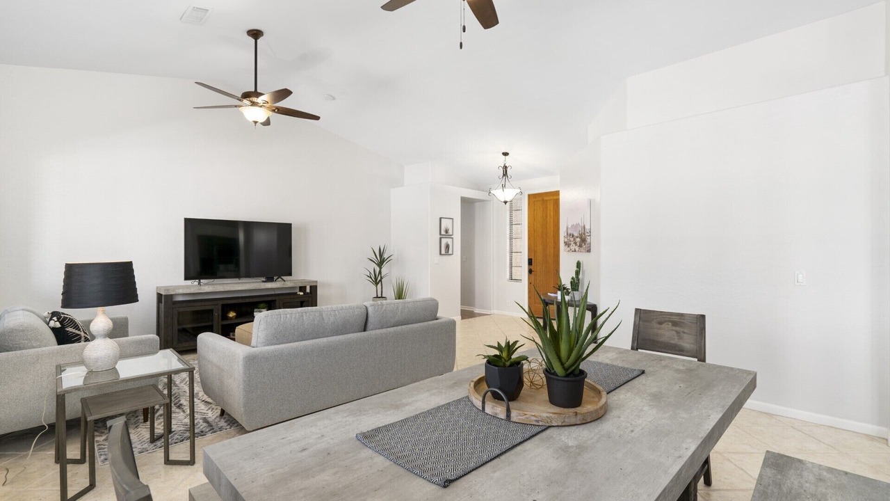 Photo of Livingroom in Greenfield Lakes