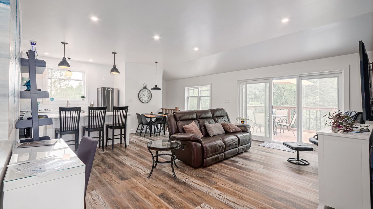 Photo of Livingroom in Clearview