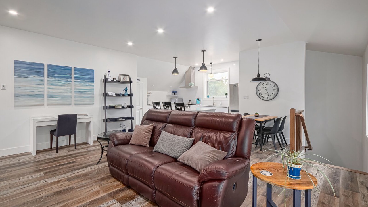 Photo of Livingroom in Clearview