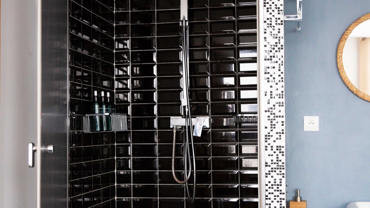 Photo of Bathroom in Puteaux